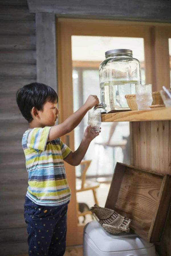 Filtre à eau par gravité : les avantages de l'utilisation du dispositif